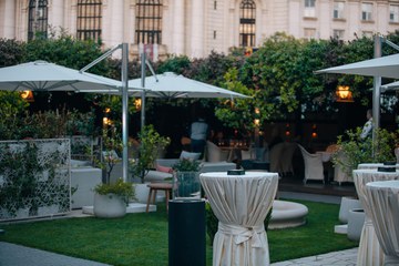 Бляскав коктейл и ексклузивна локация - Volkswagen представи новия Touareg